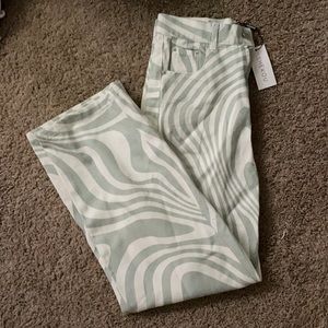 Swirl pattern wide leg jean nwt shekou